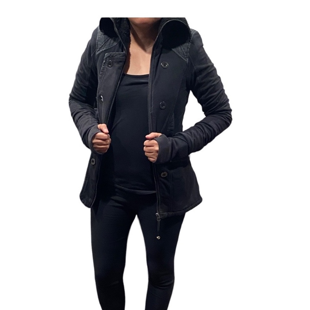 Lululemon Sherpa Lined Black Rare Jackets: Size 4